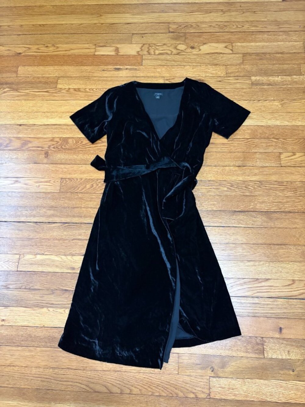 Ann Taylor True Wrap Dress Sz 2p 2 Petite Black Velvet Knee Length Short Sleeve